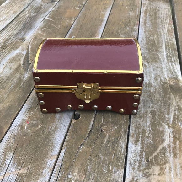 Jewelry Small Treasure Chest Style Jewelry Box Poshmark